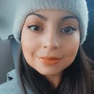 Meet your Posher, Amalia_